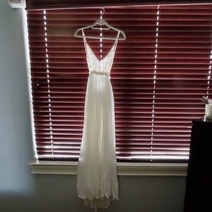 Crochet raw hem maxi dress (white)